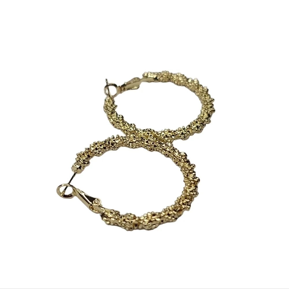 NWT Gold Colored Textured Hoop Earrings - Picture 4 of 5